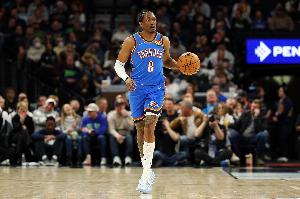 杰伦威：球队获得了不错的机会 我一直努力做出正确的判断